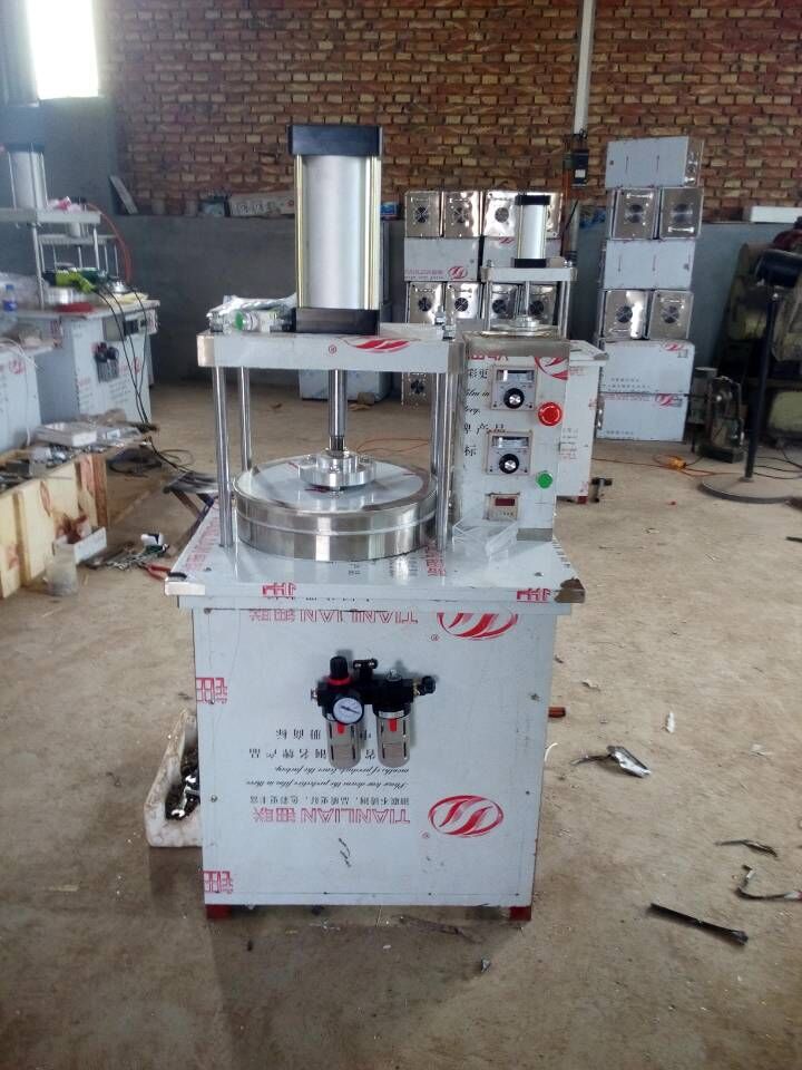  新型鴨餅機(jī)廠家直銷烙餅機(jī)春餅機(jī)特價(jià) 商用手抓餅機(jī)全自動(dòng)壓餅
