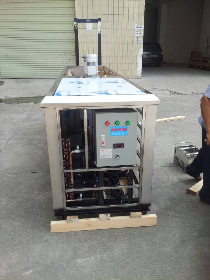 制冷設(shè)備廠家供應(yīng)大型冰棍機(jī) 冰棒機(jī) 雪條機(jī) 出口權(quán)幫忙出口