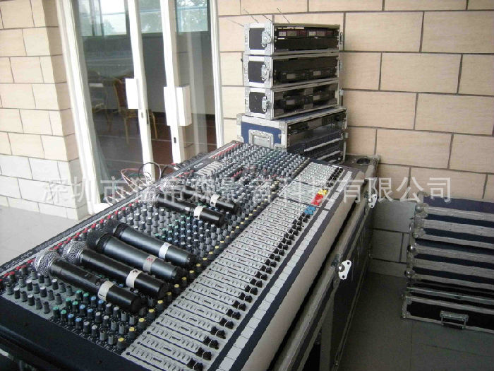 專業(yè)調(diào)音臺 點歌機i 音響廠家 演唱會調(diào)音臺酒店KTV點歌設備供應