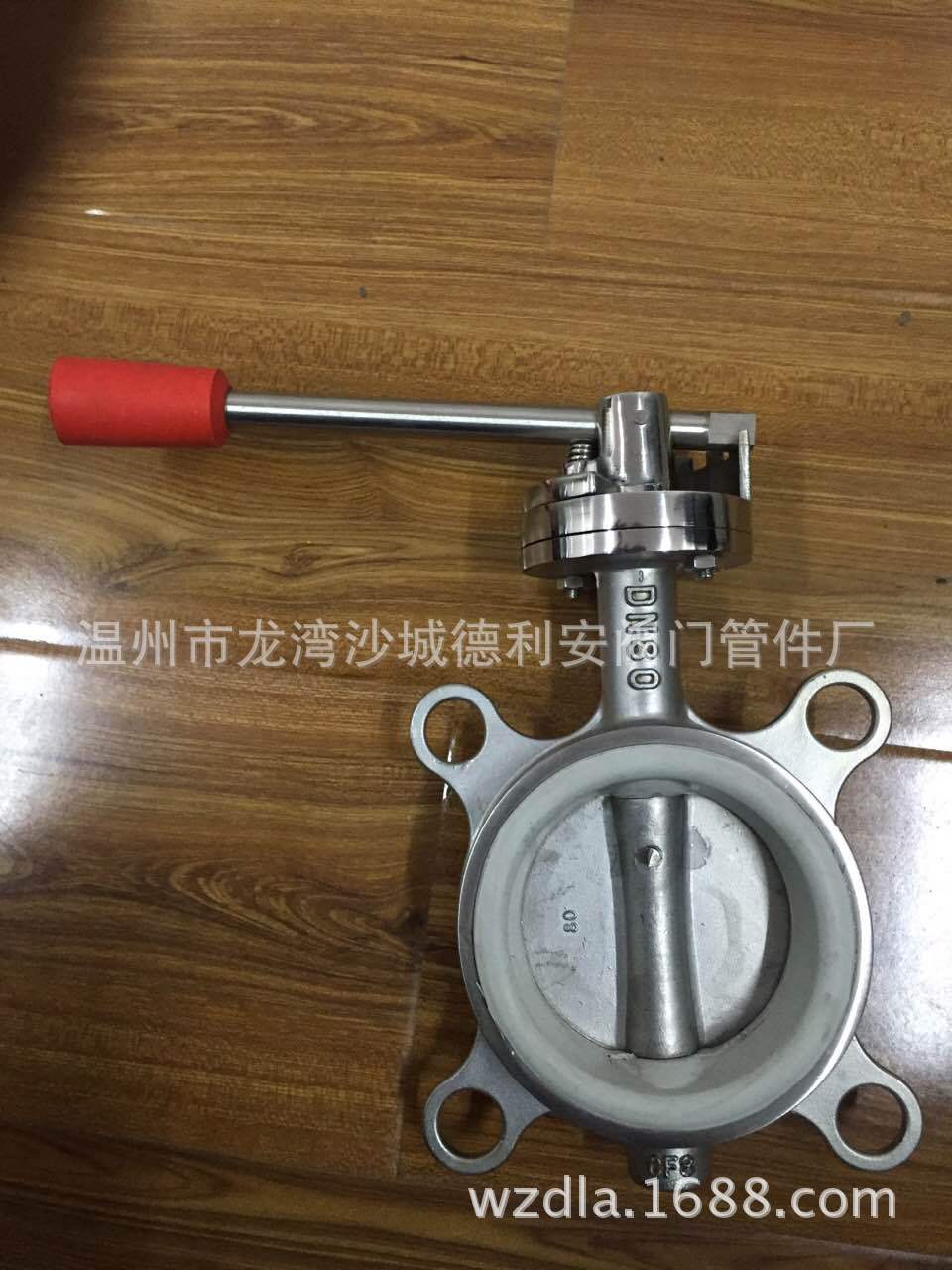 【品質(zhì)保證】廠家批發(fā)201、30食品級不銹鋼衛(wèi)生級手動對夾蝶閥