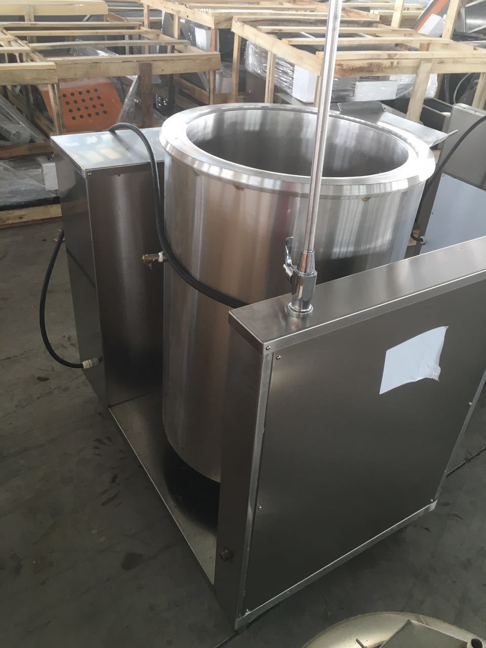 可傾斜電磁力搖擺湯鍋 廚房電力加熱湯鍋 廠家直銷(xiāo)