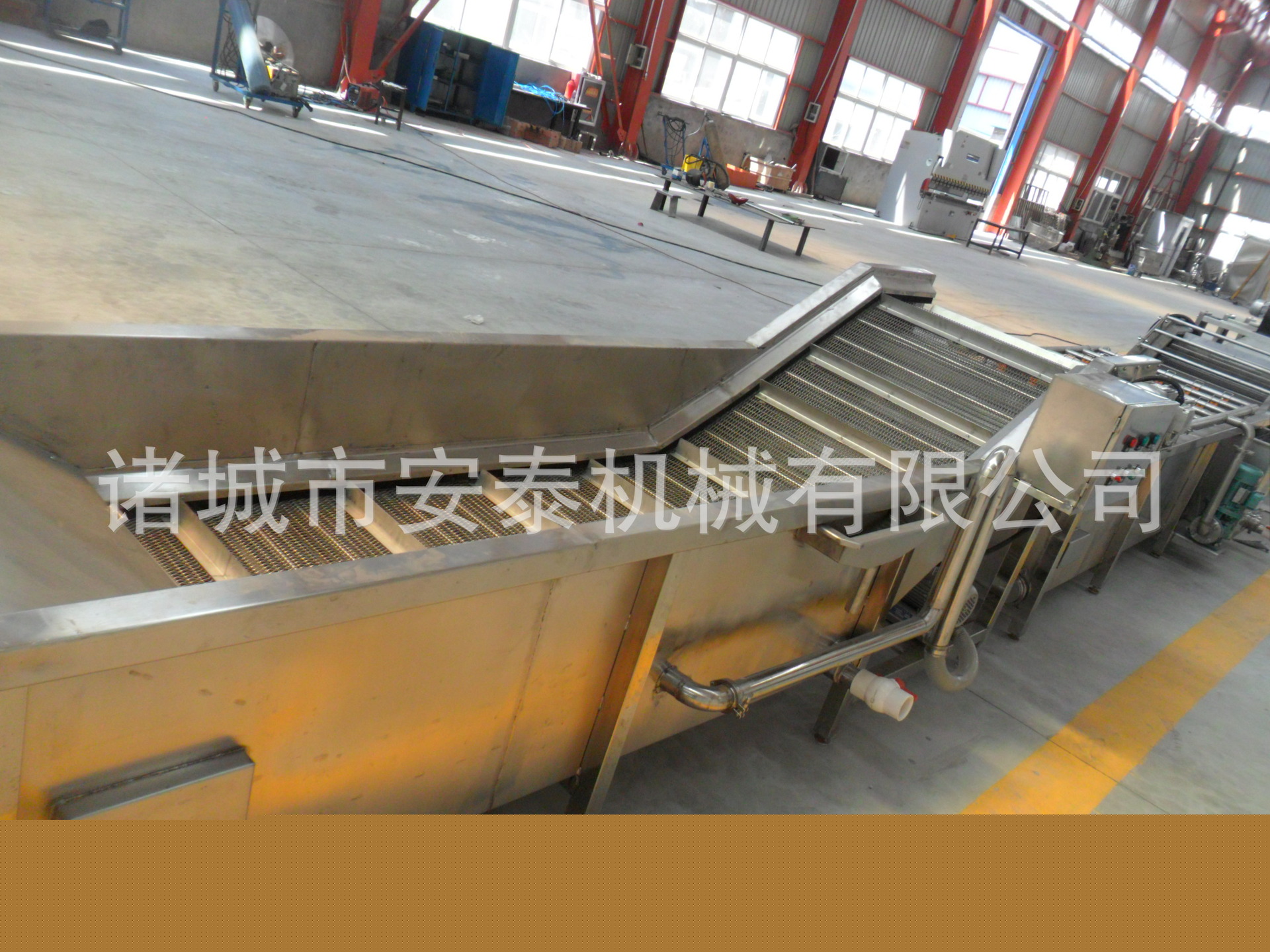 諸城安泰機(jī)械供應(yīng)肉制品解凍機(jī)、化凍池、解凍池18953628059