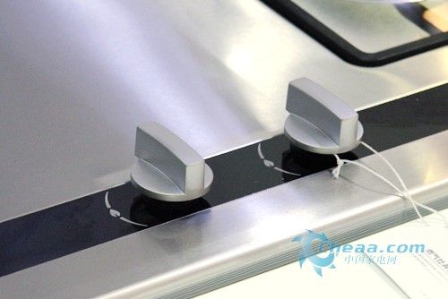 經(jīng)久耐用方太燃氣灶HL10G報價3558元