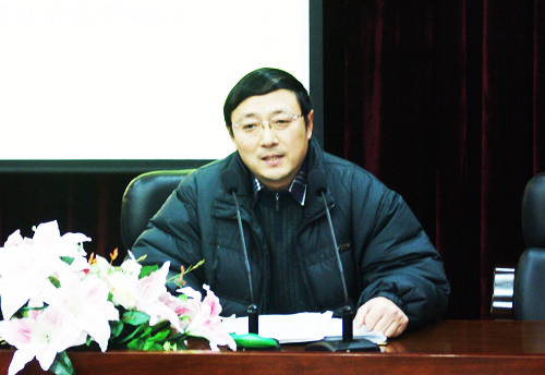 成都信息工程學(xué)院管理學(xué)院副院長(zhǎng)，電子商務(wù)專(zhuān)家明小波